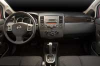 2011 Nissan versa dash and interior layout