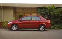 2011 Nissan versa sedan side view