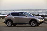2011 Nissan Juke dash and interior layout